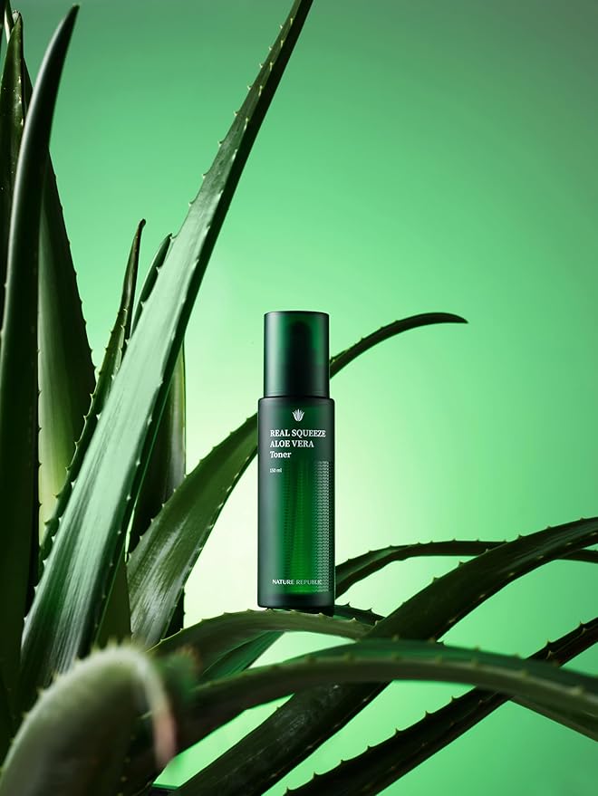 Nature Republic Real squeeze aloe vera Toner –Hydrating Moisturizer & Hydrating Glow for Face Fast-Absorbing, Non-Sticky After Sun & Aftershave Korean beauty Skin Care for All Skin Types150ml / 5.24oz