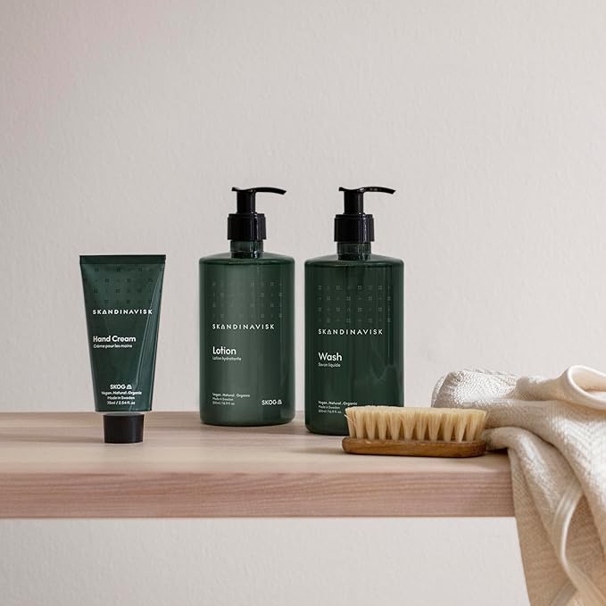 Skandinavisk Wash SKOG ‘Forest’ Scent notes: Pine needles and fir cones, birch sap and woodland lily of the valley, 16.91 fl. oz.