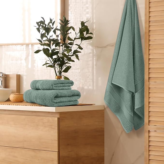 Belizzi Home Ultra Soft 3 Pack Cotton Towel Set, Contains a Bath Towel 28x55 inch, a Hand Towel 16x24 inch & a Wash Coth 12x12 inch, Ideal Everyday use, Compact & Lightweight - Jade